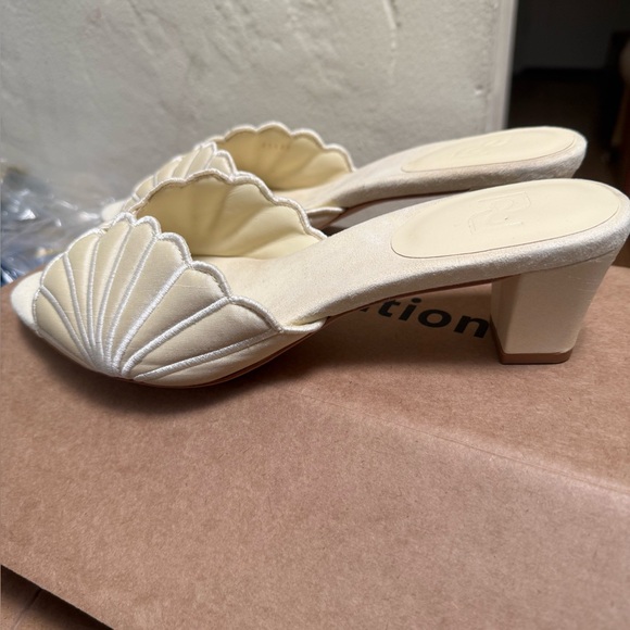 Reformation Shoes - Reformation Waldena heels seashell cream puff block heel taffeta 8.5